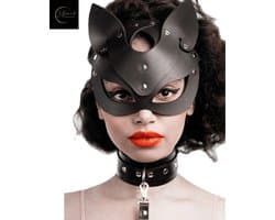 Festivallook – Luxe PU Masker | Zwart | Catwoman | Masquerade | Festival | Kostuum | BDSM | Carnaval | Halloween | Kinky | Rollenspel | Erotische Lingerie Accessoire | Sexy Lingerie | Lingeriesetje Dames | Cadeauset | One Size | Dare to Undress