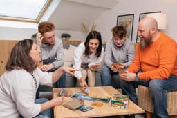Strategisch Bordspel - Samenwerkingsspel - Avontuurlijk Spelen - Bijna Coöperatief - 14.5 x 7 x 20 cm - Meerkleurig — thumbnail 3