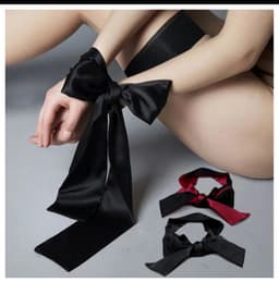Gift Set Satijnen Blinddoek & Handboeien in 1 + fluffy Handboeien voor Playful Intieme Avonden - Discreet verpakking Gift set — thumbnail 4