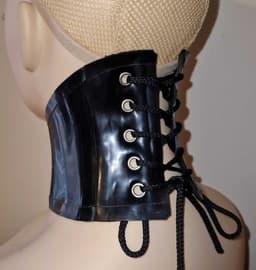 100% Latex halsband met ring voor BDSM activiteiten - Verstelbaar met touw - Choker — thumbnail 3