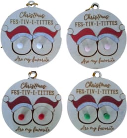 WoodR Grappige kerstballen ludiek cadeau Set van 4 “Fes-tiv-i-tittes” Kerstballen – Grappige kerstversiering ooit! Voor de echte kerstliefhebber met humor! tieten kerstbal Ideaal voor dun cadeau studenten huizen surprise cadeau Secret Santa, — thumbnail 2