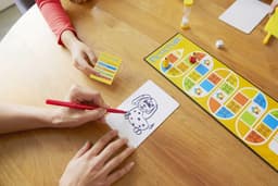 Partyspel - Tekenspel - Gezelligheid thuis - Snelle tekenrondes - 4 spelers - Multicolor — thumbnail 2