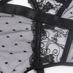 Erotische Body – Sexy Lingerieset – Lingerie Erotisch – Classy luxe kanten lingerieset – Erotische Bustier – Verleidelijk Elegant Zwart – BH en jarretelset – Dames lingerie – Sexy lingerie – Spannende lingerie – Dare to Undress – Maat XS/S, M, L, XL — thumbnail 4