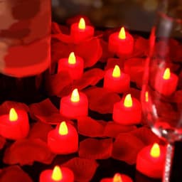 Valentijnsdag Romantische voor Haar Kit 24 Stks Vlamloze Romantische LED Kaarsen met 2000 Stks Kunstmatige Rozenblaadjes Set A — thumbnail 2