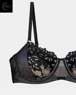 Luxe Lingerieset Dames – Sexy Lingerie Dames – Erotische Lingerie – 3-delige Jarretelset – Zwart Kant – Beugel BH – High Waist Lingerie – Boudoir Set – Chique – High End – Madam Hommard – Kinky Exclusief – Cadeau Set – Dare to Undress – Maten S, M, L — thumbnail 4