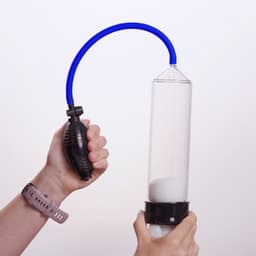 EasyToys - Penispomp met Knijpbal - Penispompen - Penis Pomp - Sex Toys voor Mannen - Transparant met Blauw — thumbnail 3