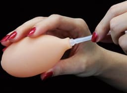 Lusty Spuitende Dildo - 17.8 x 4.4 CM - Squirting Dildo - Ejaculerende Dildo - Met Zuignap en Balzak - Natuurlijke Realistische Dildo — thumbnail 3