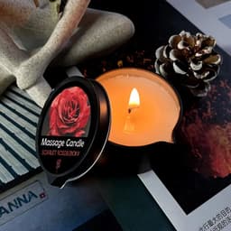 Scarlet Rose & Ebony Essentiële Olie Massagekaars - Hydraterend, Sensuele Ervaring met Schenktuit, Perfect voor Ontspannende Baden & Huidverzorging, Bad Essentials|Romantische Decoratie|Aromatherapie Kaars, Massageoliën voor stellen — thumbnail 1
