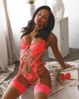 Luxe Neon Lingerieset Dames – Sexy Lingerie – Glow in the Dark – Blacklight Lingerie – UV Lingerie – 4-delige Set – Erotische Lingerie – Lingerie Erotisch – Festival Outfit – Madam Hommard – Exclusief – High End – Dare to Undress – S, M, L — thumbnail 5