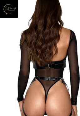 Sexy Lingerieset – PU Lederen Harnass Body – Lingerie Erotisch – Sexy Lingerie Setje – Bondageset – Harnasset – Verstelbaar – Erotische Lingerie Dames – Fetish – SM – Zwart – Kinky Lingerie – BDSM – Wasteland – B.I.T.C.H. – Dare to Undress –One Size — thumbnail 4