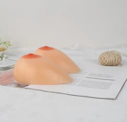 Siliconen Borsten- Borstprothese-Nep borsten- C cup- 800 gram-Cosplay- Travestie-Transgender-Crossdresser — thumbnail 5