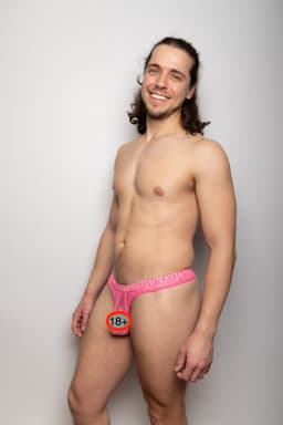 SUKREW Sheer Low-rise Thong Elect Pink - MAAT M - Erotisch Heren Ondergoed - String voor Man - Sexy mannen String — thumbnail 3