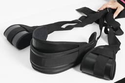 Zyrex® Sex Schommel - Sex Swing Extra Stevig – Seksschommel met Gratis Blinddoek – Zwart - 30cm x 26cm x 8cm — thumbnail 4