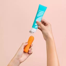 Smile Makers Generous Gel - Luxe Glijmiddel op Waterbasis 60ml – Zijdezachte Textuur & Vegan – Intieme Gel voor Comfort en Plezier – Geschikt voor Seksspeeltjes – Parfumvrij – Premium Kwaliteit — thumbnail 3