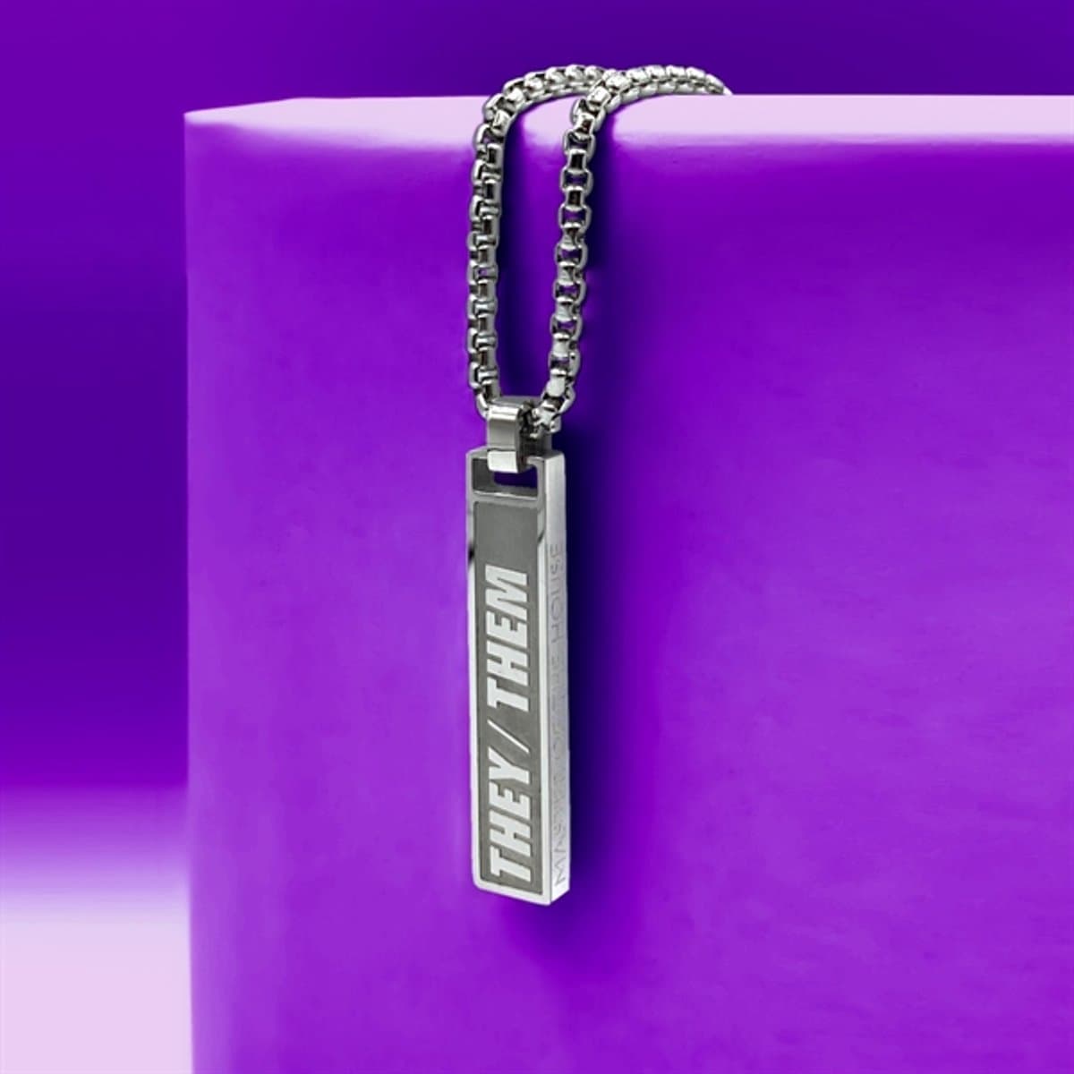 Master of the house pendant bar they/them — afbeelding 1
