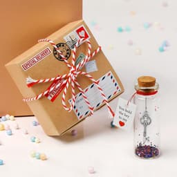 Romantisch Liefdescadeau voor Haar en Hem met Versierde Geschenkdoos — thumbnail 2