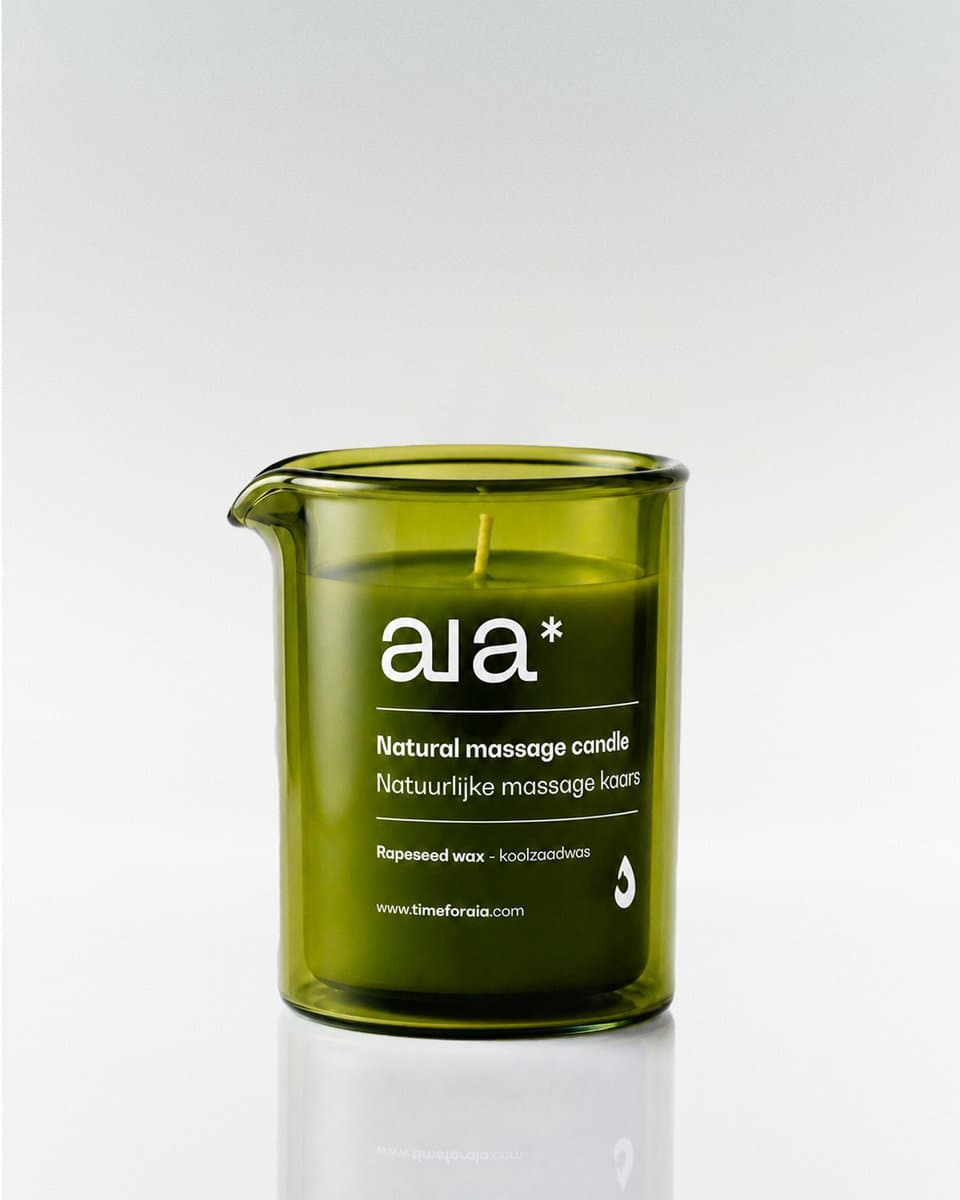 Aia* Natuurlijke Massagekaars - Mystery Cedar - Sheaboter - Glazen verpakking met schenktuit - 165ml — afbeelding 1