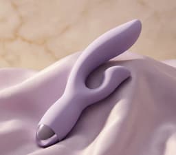 MontAmour Bunny – Rabbit Vibrator voor Beginners & Gevorderden – Tarzan Vibrator – G-Spot & Clitoris Stimulator – Dubbele Stimulatie – 10 Vibratiestanden – Sex Toys voor Vrouwen & Koppels – Oplaadbaar – Hygiene - Veilig- Waterdicht - Lila - Paars — thumbnail 2