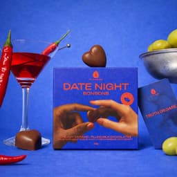 Date Night Chocolade Bundel – Lustverhogende Chocolades - 100% natuurlijk - Pure Chocolade, Matcha & Bonbons – Voor Koppels – 3 Verpakkingen — thumbnail 3