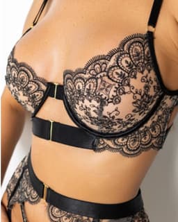 Luxe Lingerieset Dames – Lingerie Erotisch – Sexy Lingerie – 4-delige set – Zwart Kant – Lingerie Setje – Verleidelijke BH met Jarretels & Hoge Taille String – Sexy Lingerie – Chique – Luxe –Boudoir Look – Kinky – Erotisch – Maat XS/S, M, L, XL, XXL — thumbnail 5