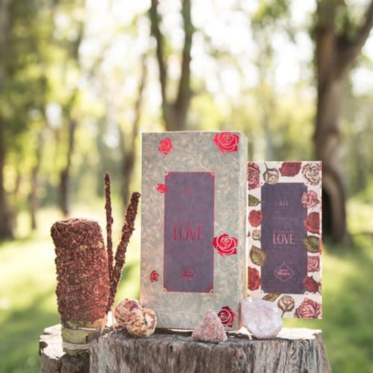 Set bloemblaadjes van liefde en accessoires voor een spirituele ervaring — afbeelding 1