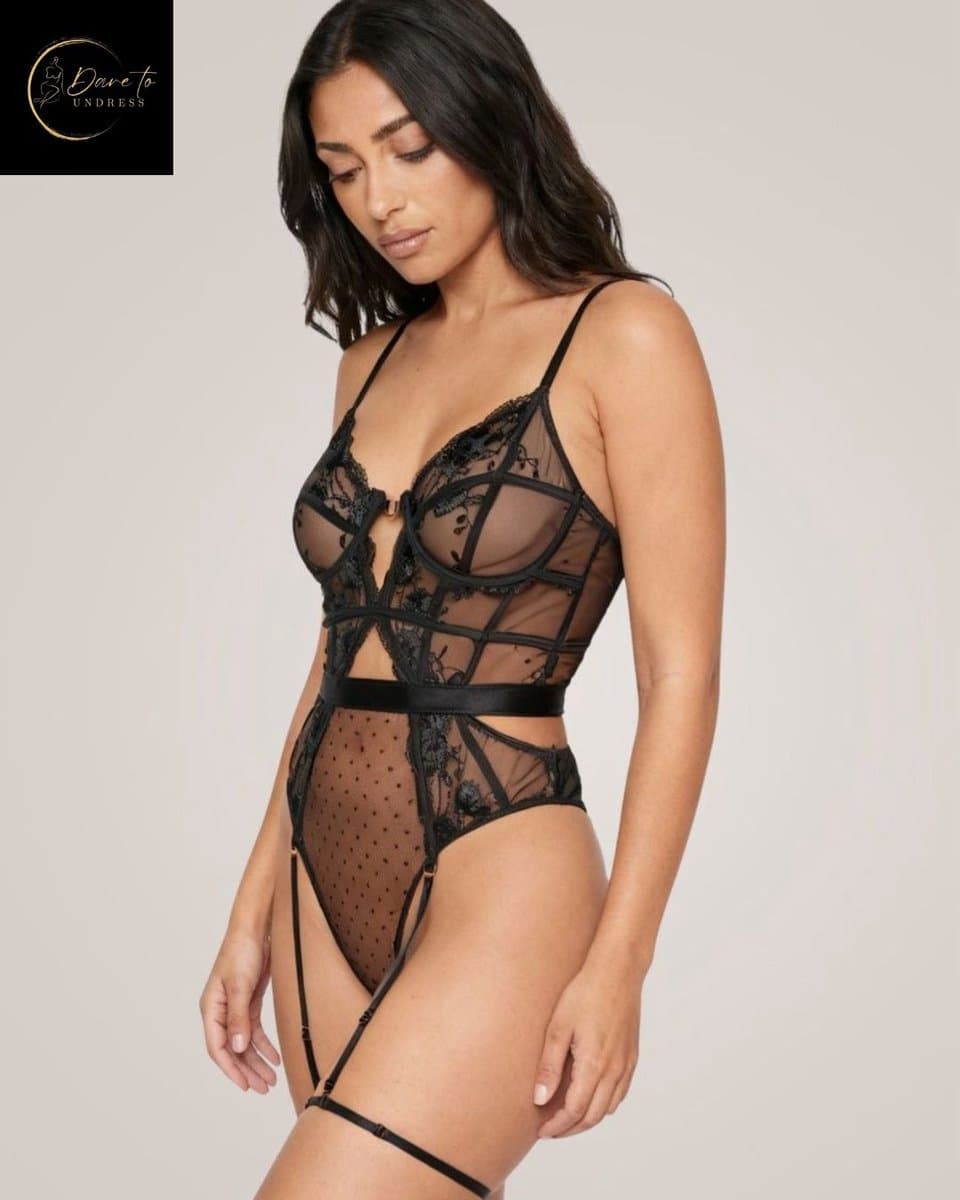 Erotische Body – Sexy Lingerieset – Lingerie Erotisch – Classy luxe kanten lingerieset – Erotische Bustier – Verleidelijk Elegant Zwart – BH en jarretelset – Dames lingerie – Sexy lingerie – Spannende lingerie – Dare to Undress – Maat XS/S, M, L, XL — afbeelding 1