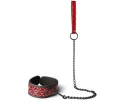 Luxe BDSM Halsband met Leash – Verstelbare Kraag met Ketting & Polsriem – Zwart/Rood Design voor Dominantie & Rollenspel